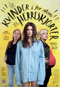 Kvinder i for store herreskjorter Kvinder i for store herreskjorter